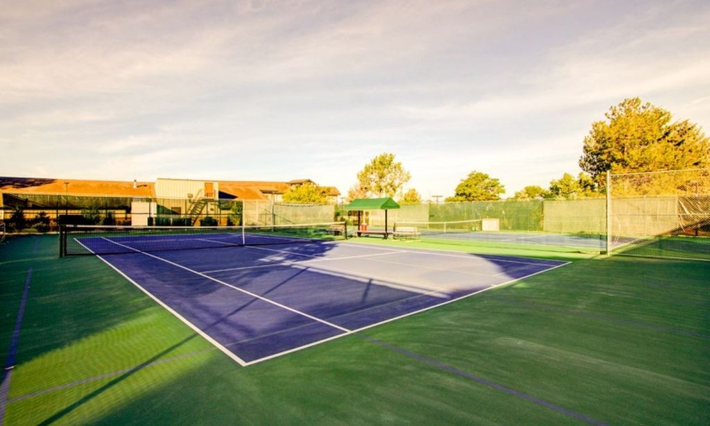 2 Tennis Courts