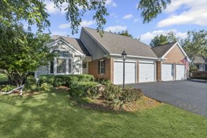 688 GLASGOW LN, PROSPECT HEIGHTS, IL