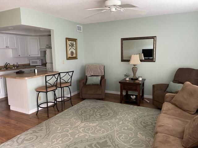 image of property at 460 Horizons W 103