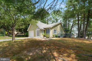 19 CEDAR AVE, MANAHAWKIN, NJ