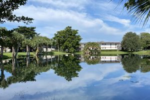 7 GREENWAY VLG 211, ROYAL PALM BEACH, FL