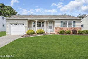 162 CASTLETON DR, TOMS RIVER, NJ