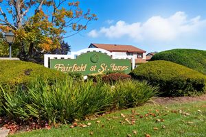 607 CABOT CT 607, SMITHTOWN, NY