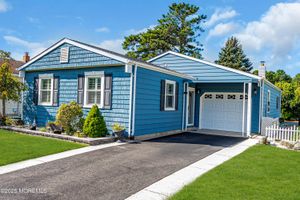 16 MERRILEE LN, TOMS RIVER, NJ