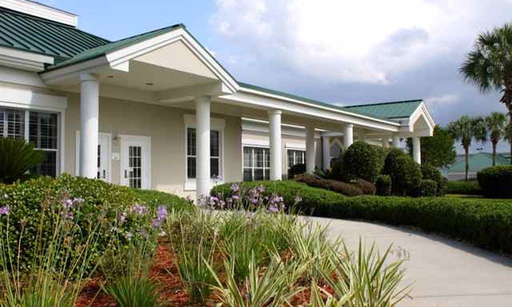 Crest Club - 7,000 Square Feet