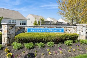 2 HOOD DR # 2, ANDOVER, MA
