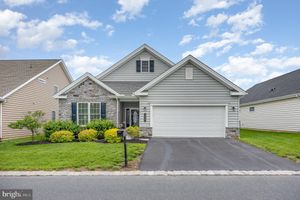 226 LOYAL DR, MECHANICSBURG, PA