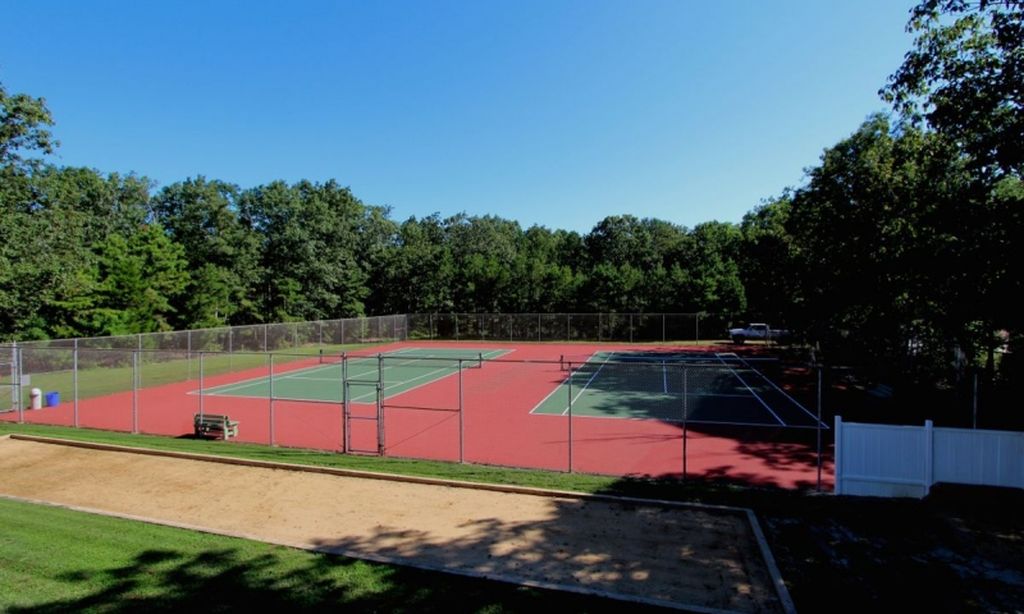 2 Tennis Courts