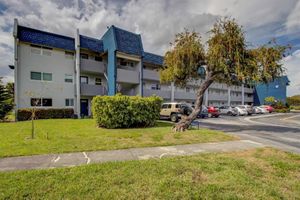 7867 GOLF CIRCLE DR 108, MARGATE, FL
