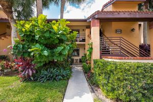 6392 ASPEN GLEN CIR # 1, BOYNTON BEACH, FL