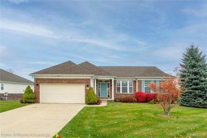 6317 PRAIRIE DUNES DR, GRAND BLANC, MI