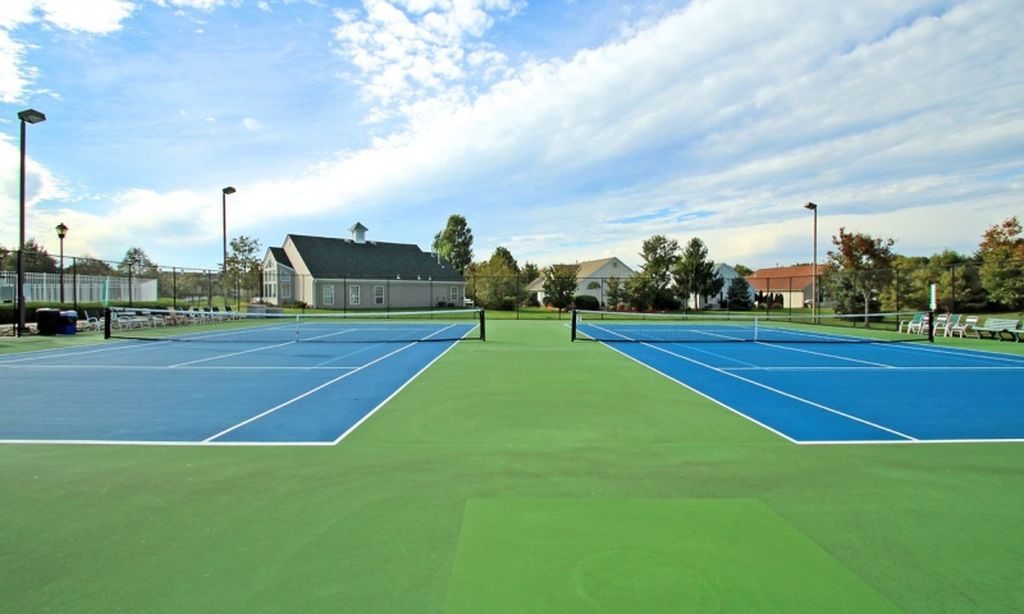 2 Tennis Courts
