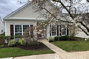 673 BLUEBIRD DR, MONROE, NJ