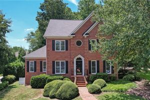2 FOXGLOVE LN, GREENSBORO, NC