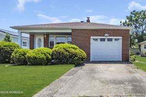 9 BAHAMIA DR, TOMS RIVER, NJ