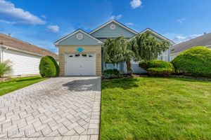 10 CARDIGAN DR, TOMS RIVER, NJ