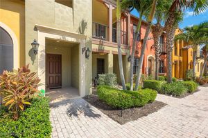 9027 ALTURAS LN 3304, NAPLES, FL