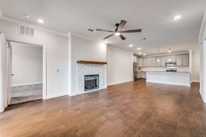 651 N WATTERS RD APT 8402, ALLEN, TX