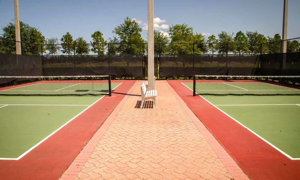 2 Tennis Courts