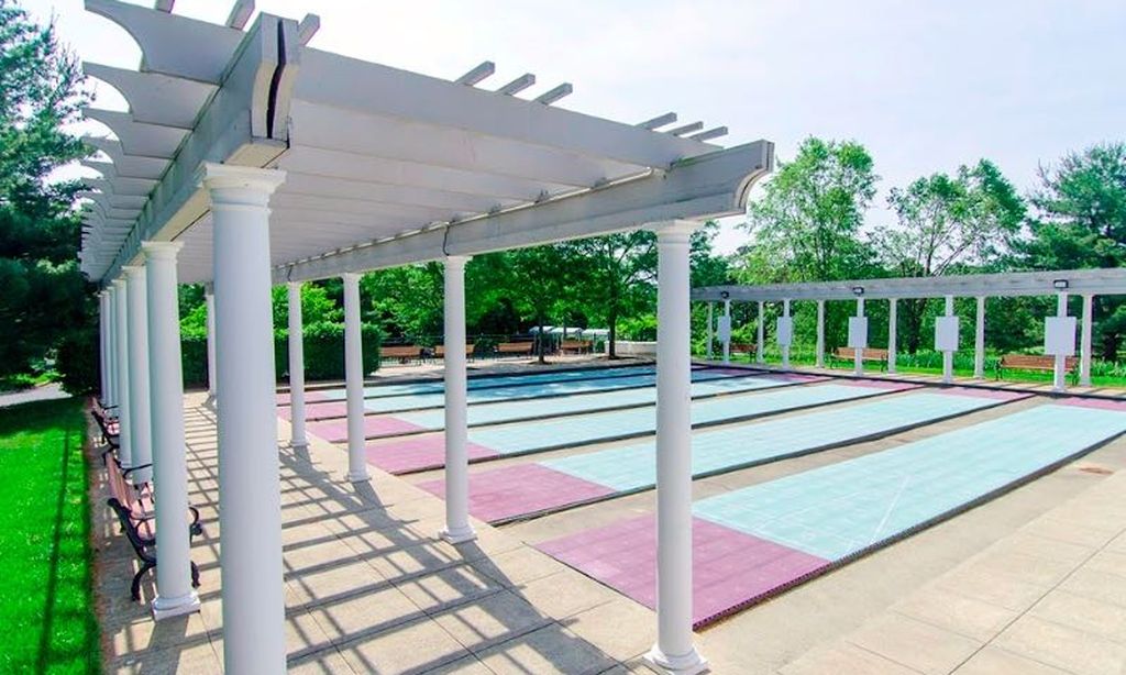 6 Shuffleboard Courts