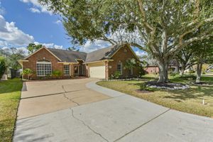 3810 E PEACH HOLLOW CIR, PEARLAND, TX