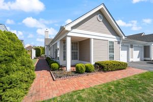 237 GLEN DR, RIDGE, NY