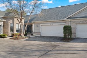 2104 CARILLON DR # 2104, GRAYSLAKE, IL