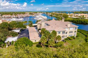 5250 E HARBOR VILLAGE DR 201, VERO BEACH, FL
