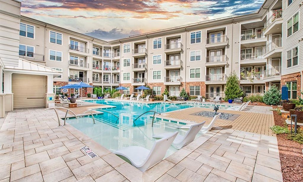 Outdoor Pool & Patio