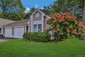 244 GLEN DR, RIDGE, NY