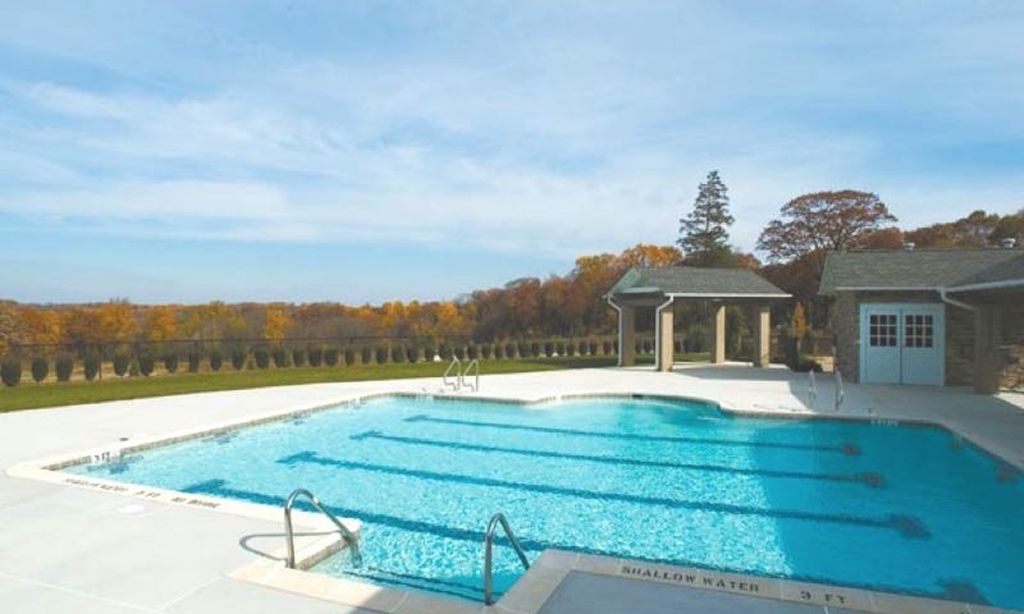 Outdoor Pool & Spa