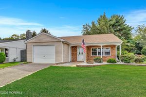 9 BUCKINGHAM DR, MANCHESTER, NJ