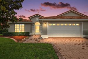 5071 HARBOUR DR, OXFORD, FL