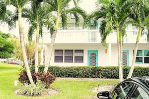 1 NEWPORT A # 1, DEERFIELD BEACH, FL