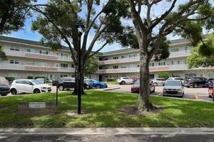 2426 PERSIAN DR APT 62, CLEARWATER, FL