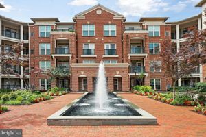 2903 SAINTSBURY PLZ 401, FAIRFAX, VA