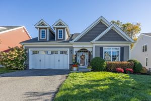 81 FIELDSTONE LN # 81, BEACON FALLS, CT