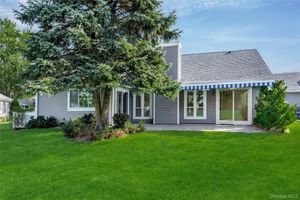 204 RIVER DR, MORICHES, NY