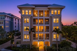 395 ARUBA CIR 203, BRADENTON, FL