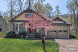 28 SPARKLE DUN DR, BILTMORE LAKE, NC