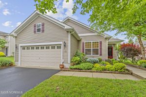 72 WINTERGREEN DR, MANALAPAN, NJ