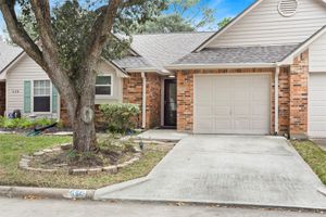 654 W COUNTRY GROVE CIR, PEARLAND, TX