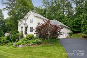 7 WHITE PALMER CT, BILTMORE LAKE, NC