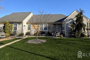 13 JOHN HANCOCK DR, MONROE, NJ