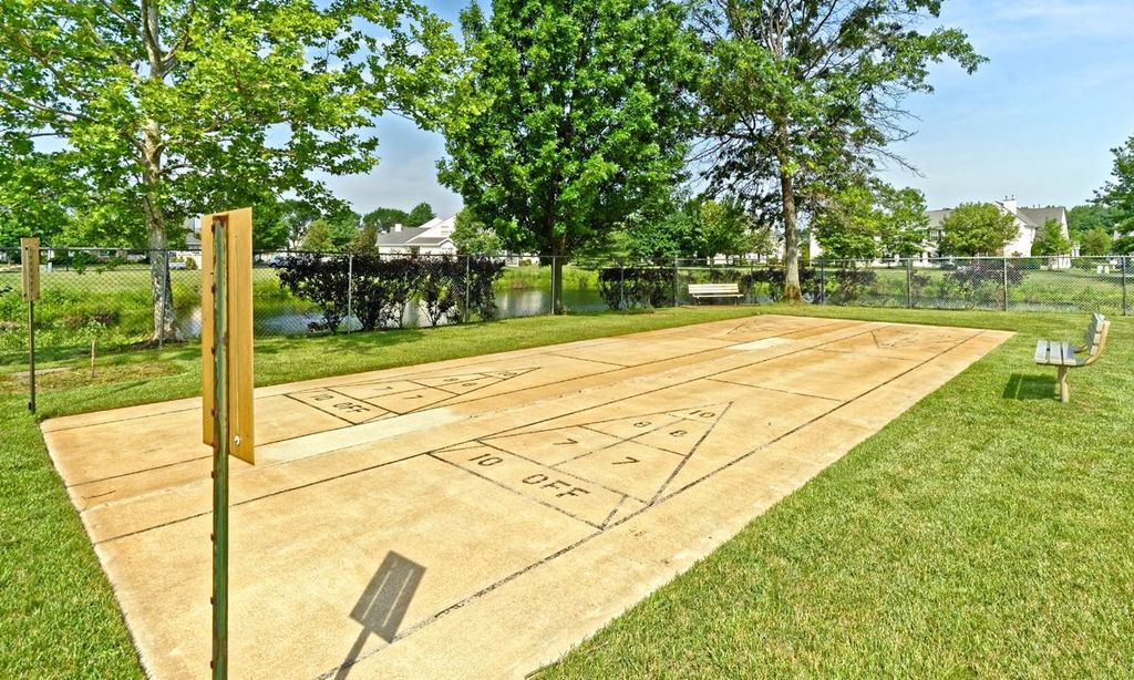 2 Shuffleboard Courts
