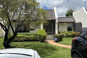 143 LAKE SUSAN DR, WEST PALM BEACH, FL