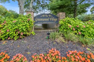 21 LIMETREE DR, MANORVILLE, NY