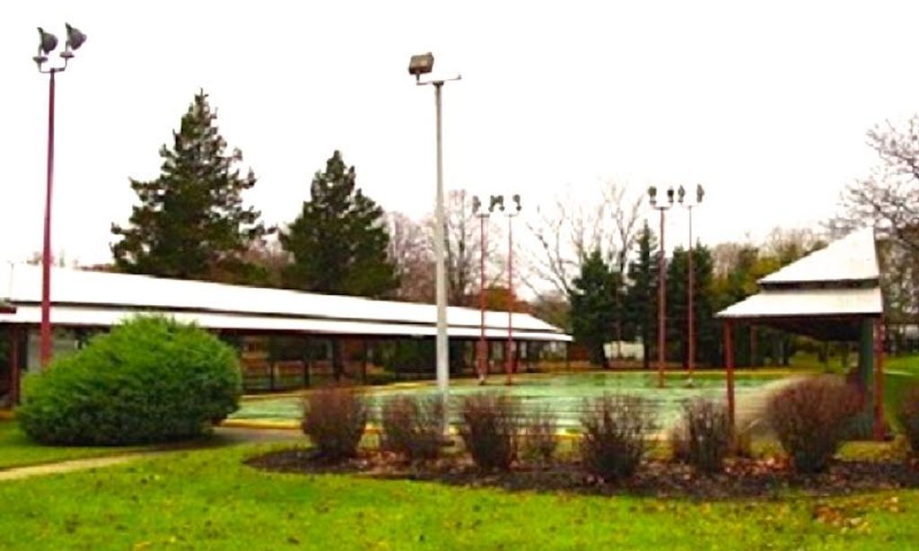 34 Shuffleboard Courts