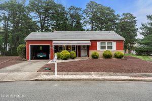 13 MILLBROOK CT, TOMS RIVER, NJ