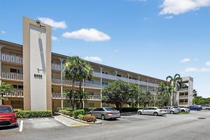 2403 ANTIGUA CIR B2, COCONUT CREEK, FL